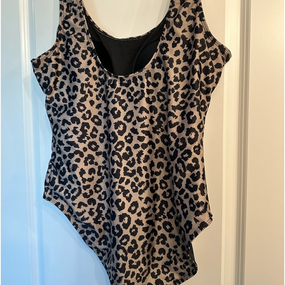 New without tags Nicole Miller Studio one piece swimsuit size 2x